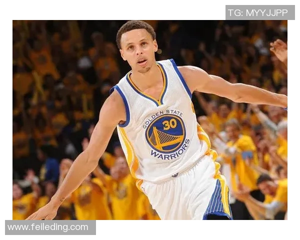 库里荣获月度最佳球员，实至名归